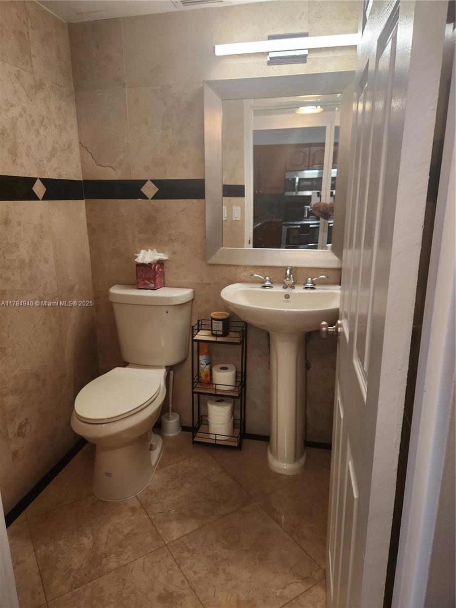 SEA AIR TOWERS CONDO - Residential Lease