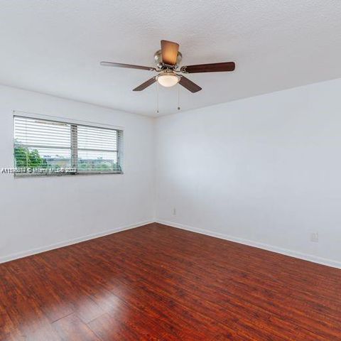 Condominium in Davie FL 2471 82nd Ave 9.jpg