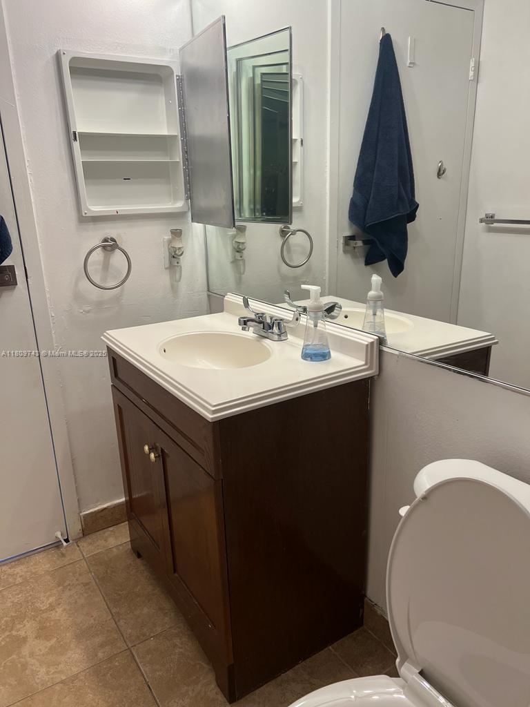 7601 E Treasure Dr 1611
