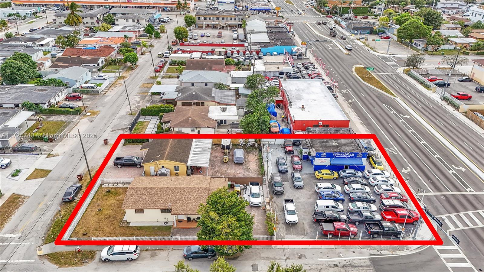 Excellent investment opportunity in Hialeah! Package of 4 properties: 2 commercial (C2) and 2 residential (R1, R2). Includes: 4265 E 8 AVE (Folio: 04-3105-001-5430), lot with office for car dealership; Folio: 04-3105-001-5420, lot for car display; 820 E 43 ST (Folio: 04-3105-001-5580) and 4264 E 8 CT (Folio: 04-3105-001-5570), two single-family homes. Current rentals in commercial properties. Price: $3,500,000. Prime location, ideal for developers or investors. Don’t miss this unique opportunity!