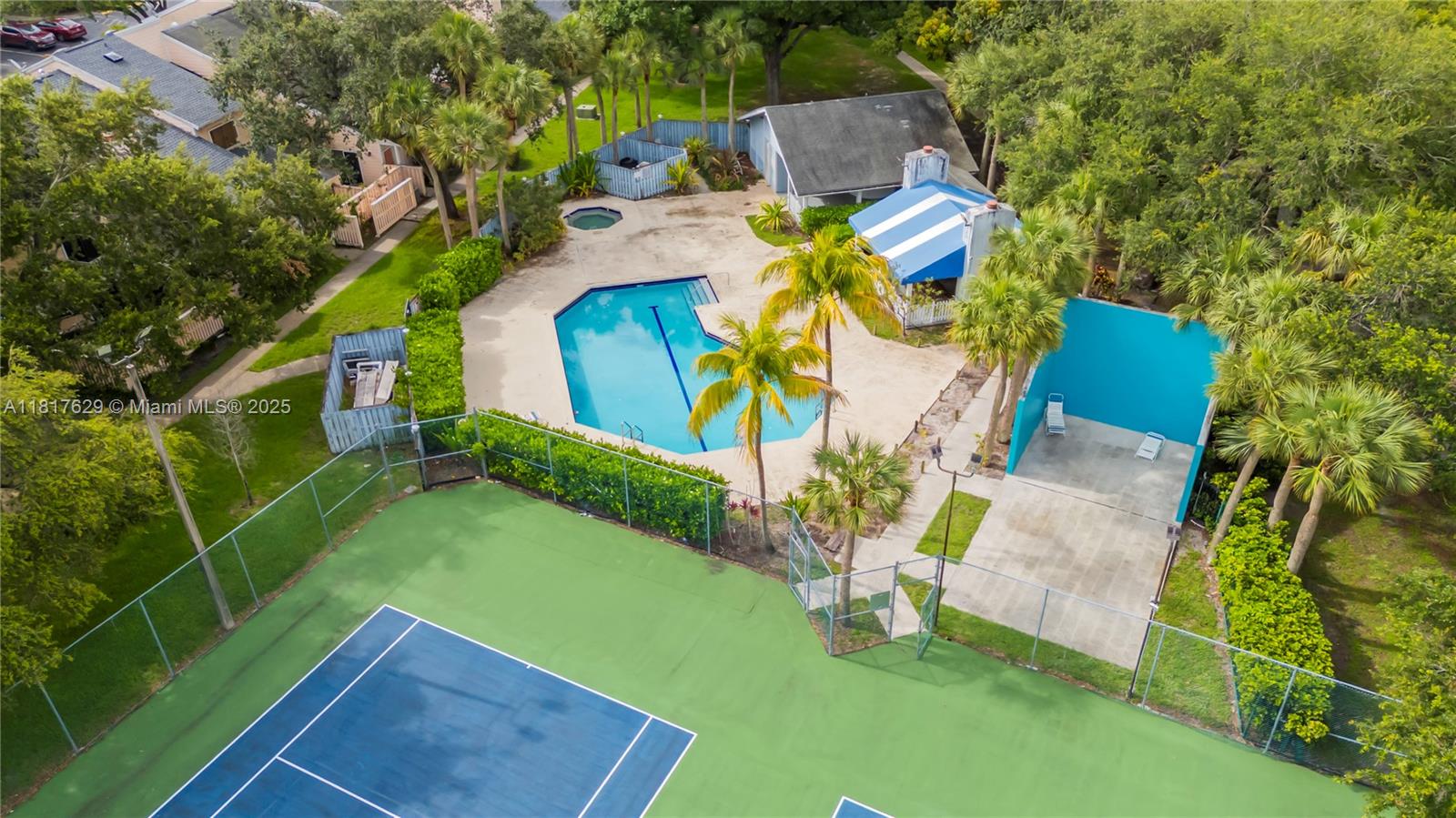 POLYNESIAN VILLAS - Residential