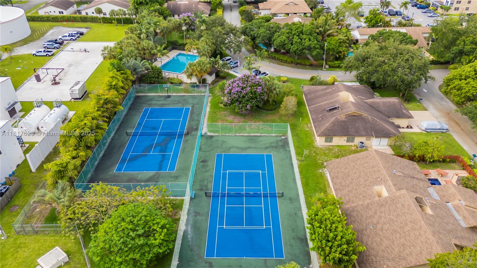 POLYNESIAN VILLAS - Residential