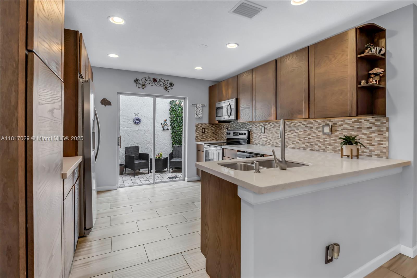 6550 NW 4th Ct