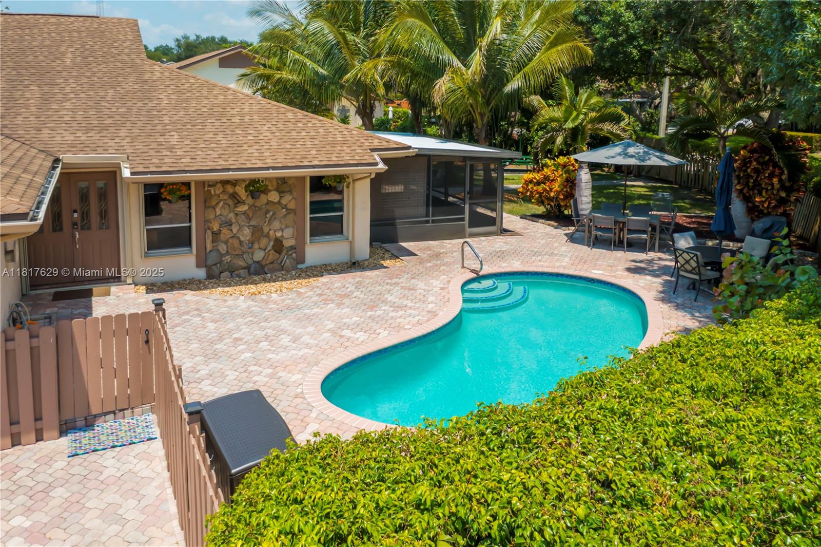 POLYNESIAN VILLAS - Residential