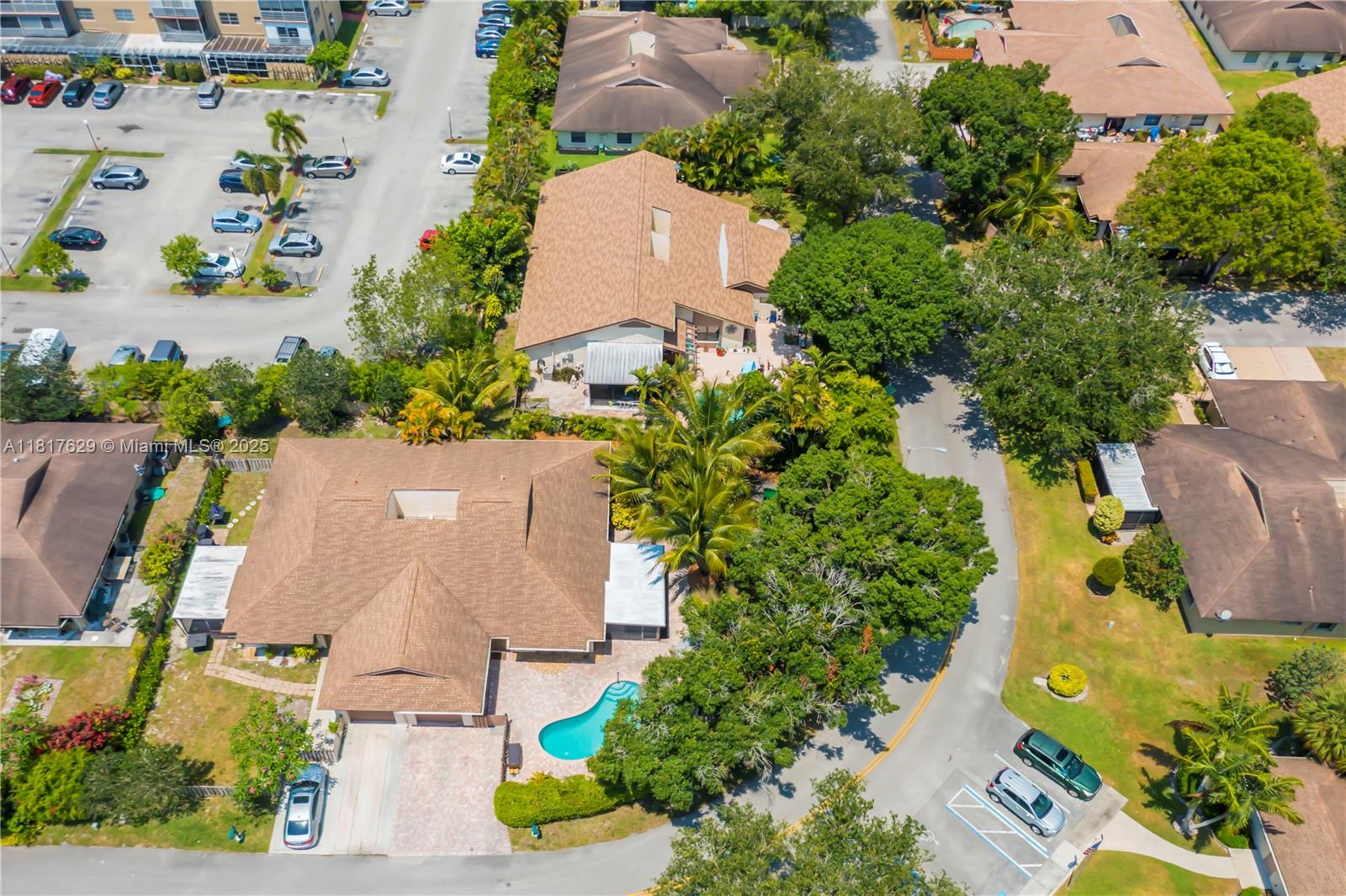 POLYNESIAN VILLAS - Residential