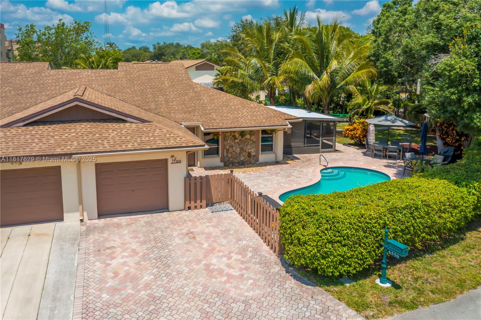 POLYNESIAN VILLAS - Residential