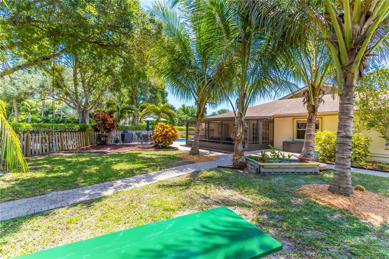 POLYNESIAN VILLAS - Residential