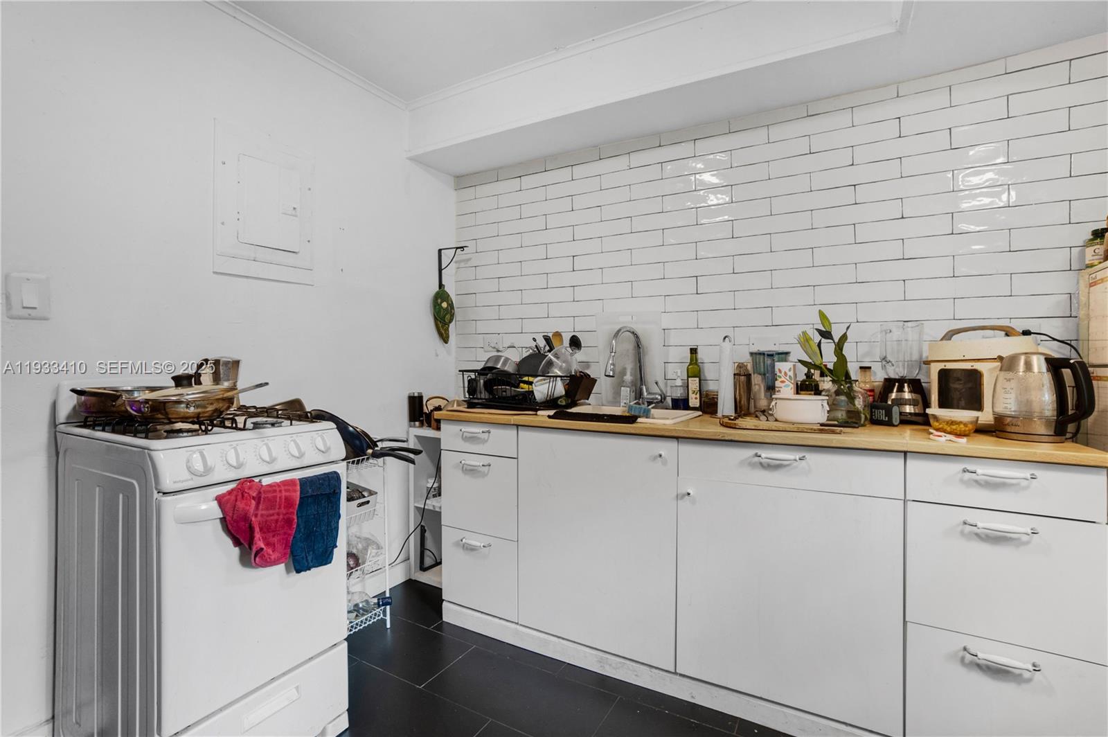 PINEWOOD PARK PL AMD 2ND - Residential Income