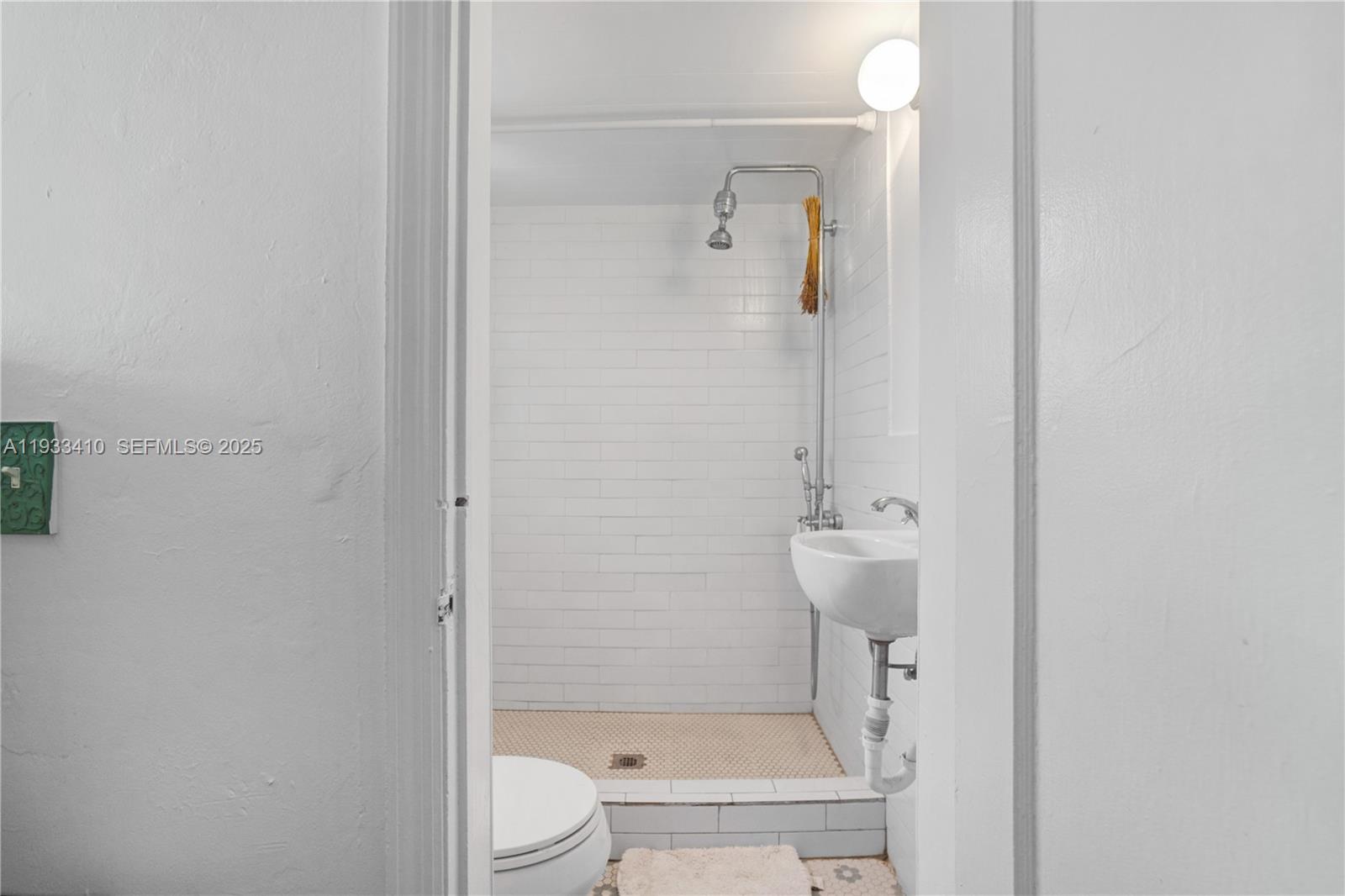 PINEWOOD PARK PL AMD 2ND - Residential Income