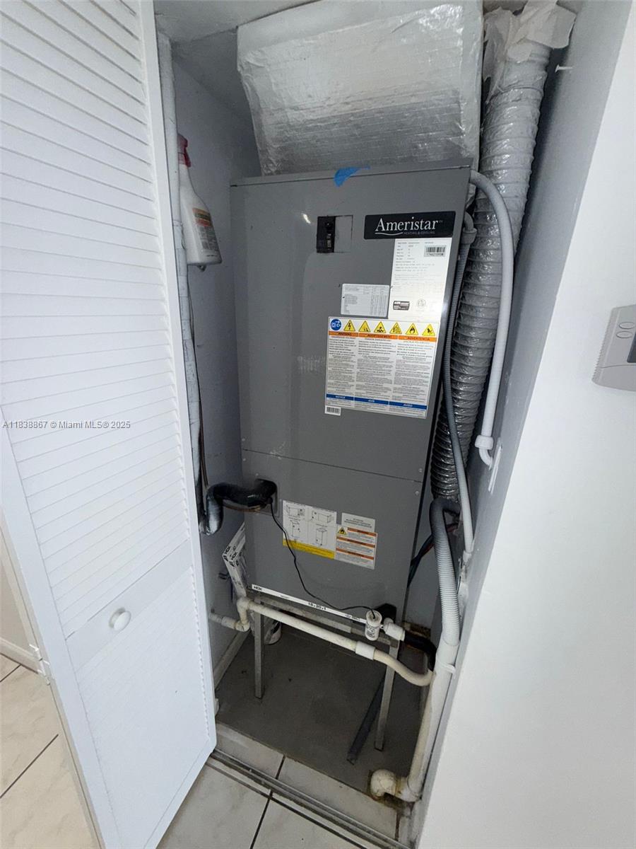 LAKESHORE AT UNIVERSITY P - Residential