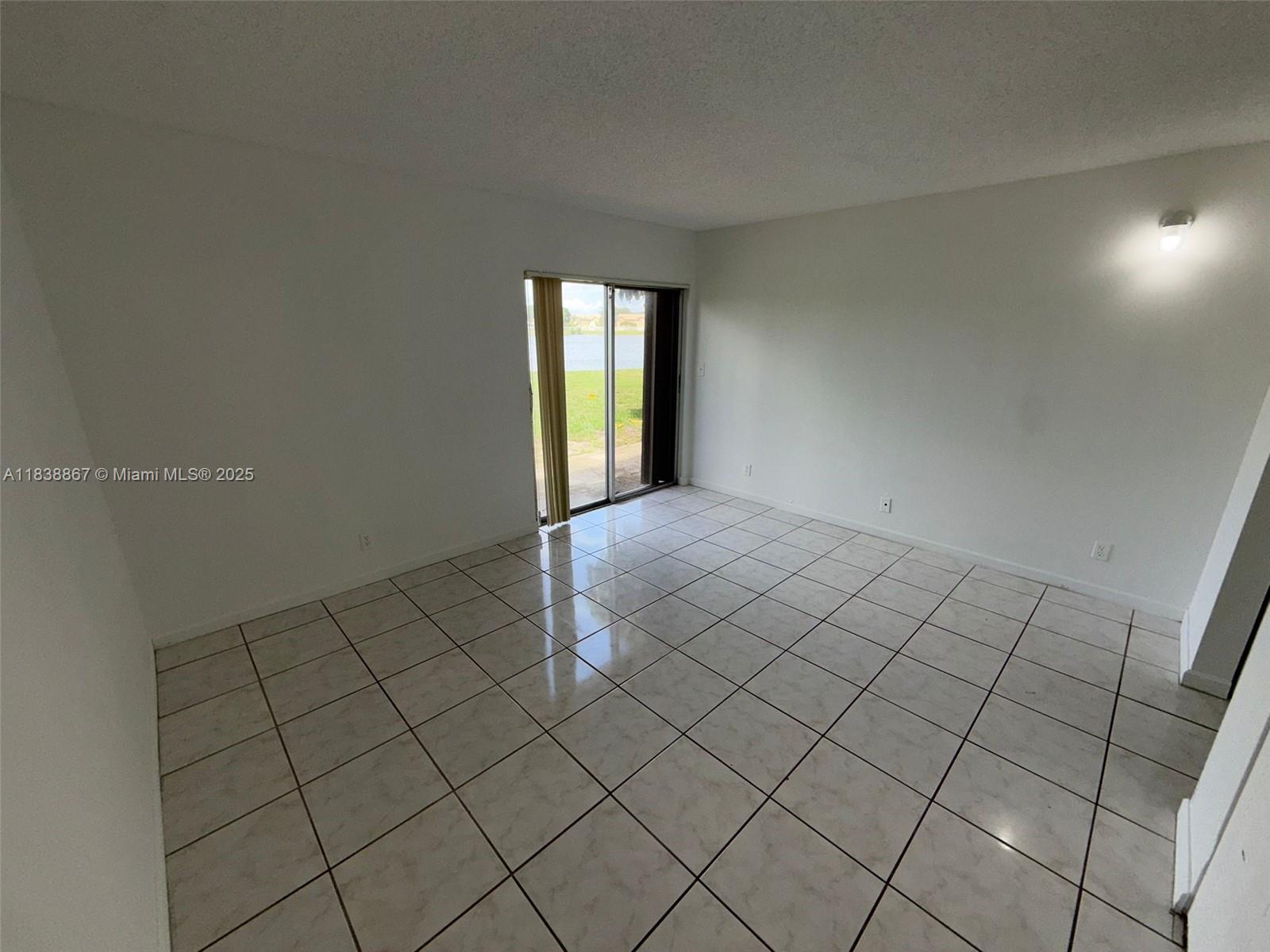 LAKESHORE AT UNIVERSITY P - Residential