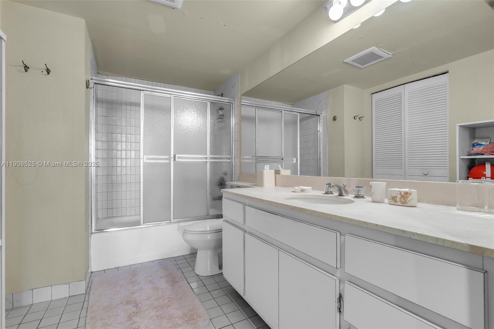 THE EMERALDBAY @ KEY COLO - Residential