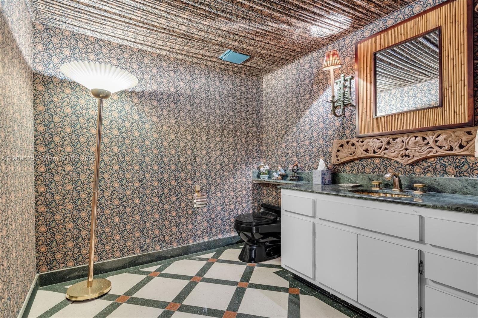 THE EMERALDBAY @ KEY COLO - Residential