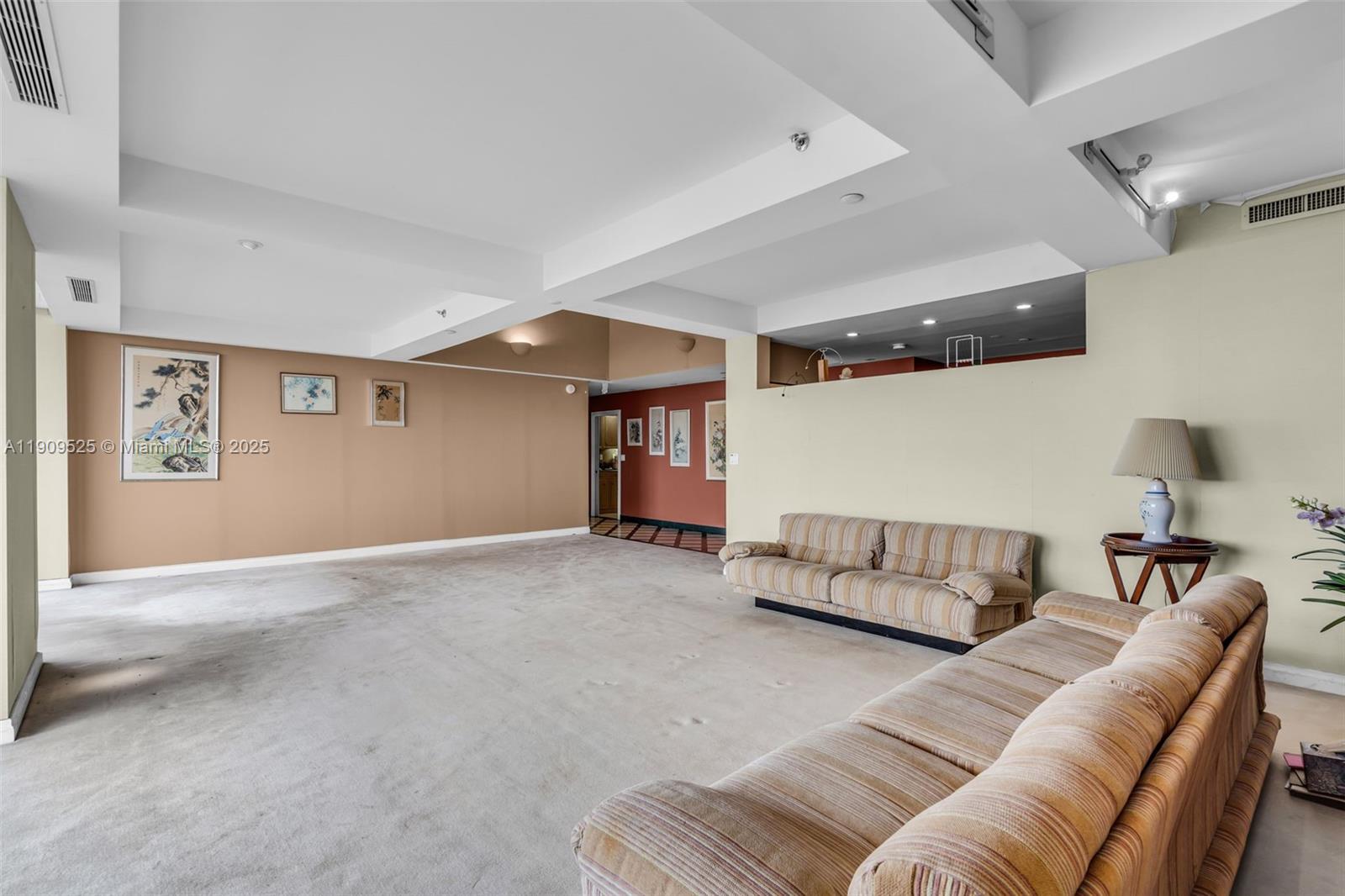 THE EMERALDBAY @ KEY COLO - Residential