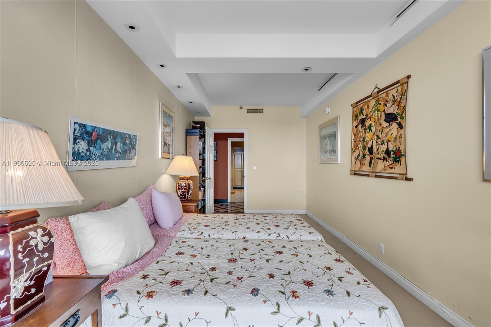 THE EMERALDBAY @ KEY COLO - Residential