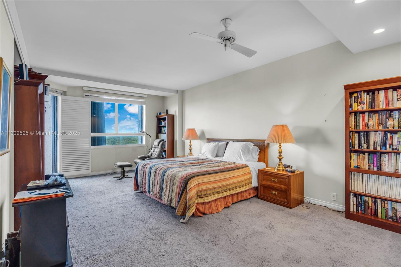 THE EMERALDBAY @ KEY COLO - Residential