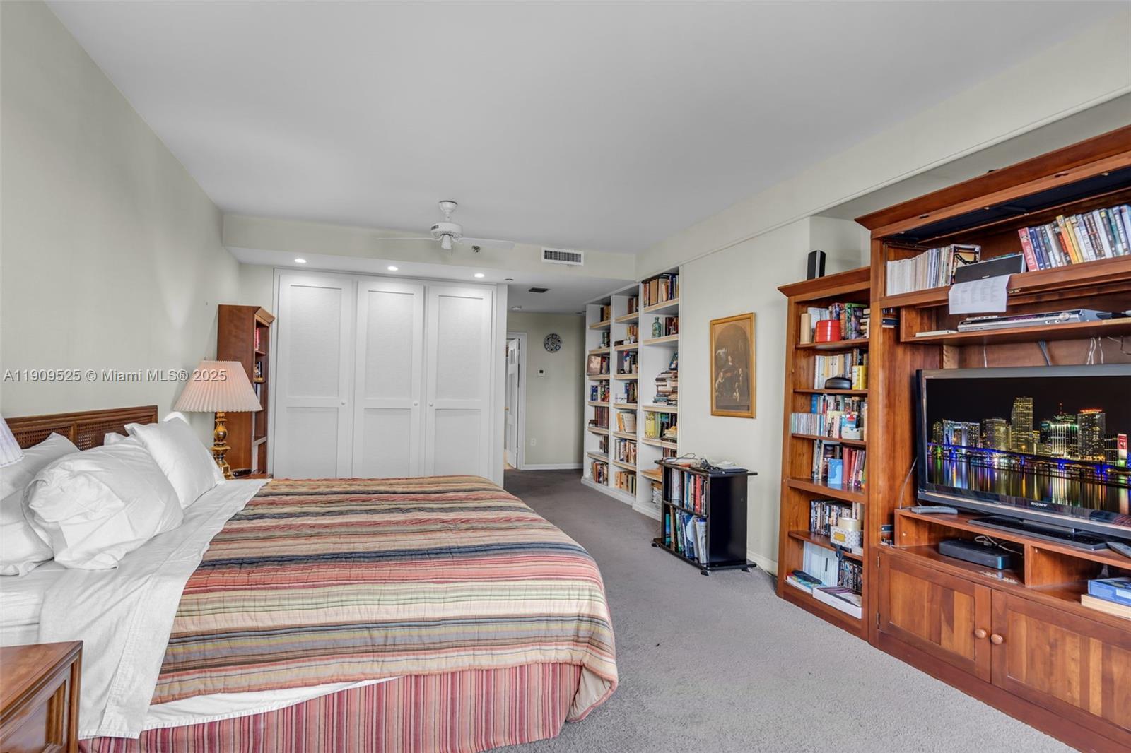 THE EMERALDBAY @ KEY COLO - Residential