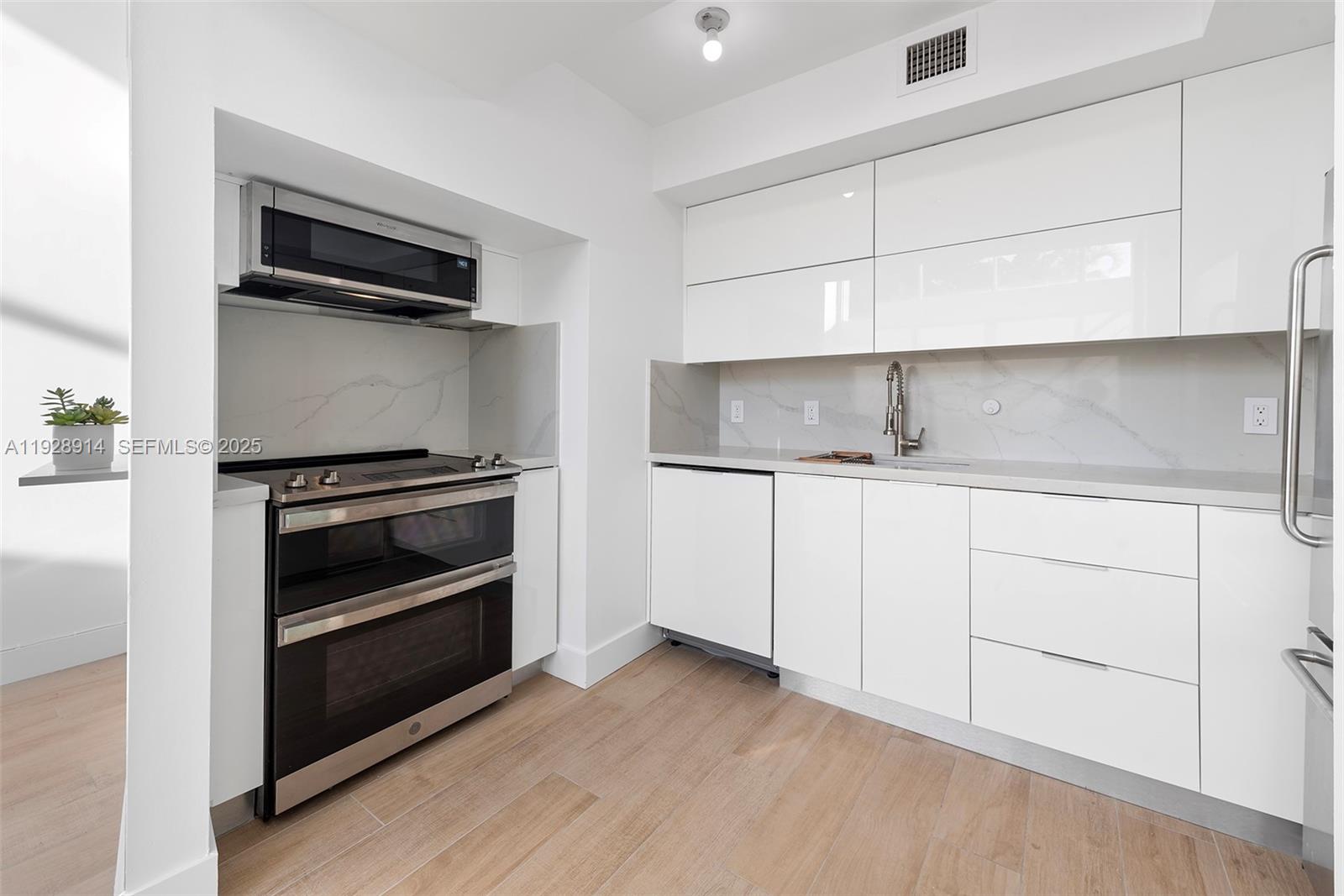 ILONA CONDO - Residential Lease