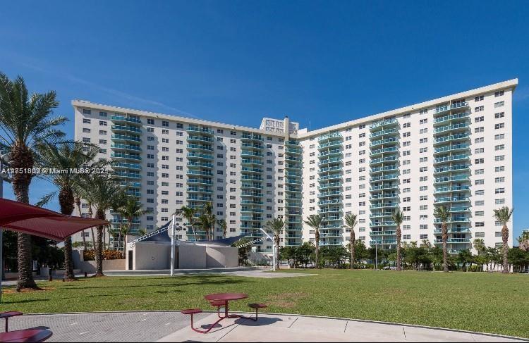 Rental Property at 19370 Collins Ave 625, Sunny Isles Beach, Miami-Dade County, Florida - Bedrooms: 1 
Bathrooms: 1  - $2,950 MO.
