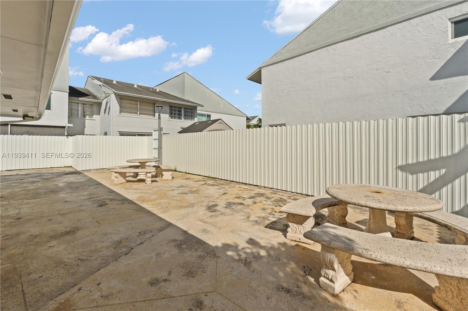 SOUTH LAKE VILLAS CONDO - Residential