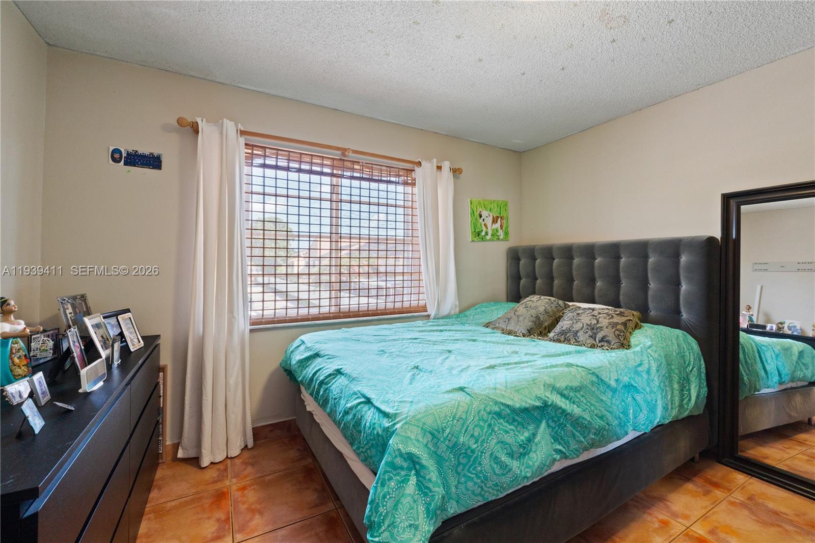 SOUTH LAKE VILLAS CONDO - Residential