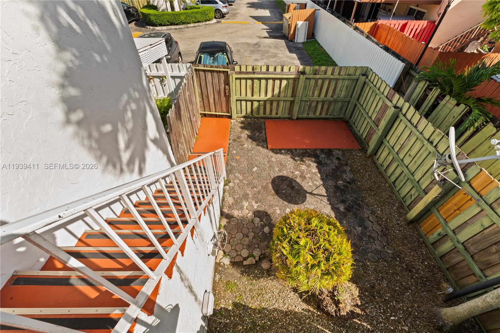 SOUTH LAKE VILLAS CONDO - Residential