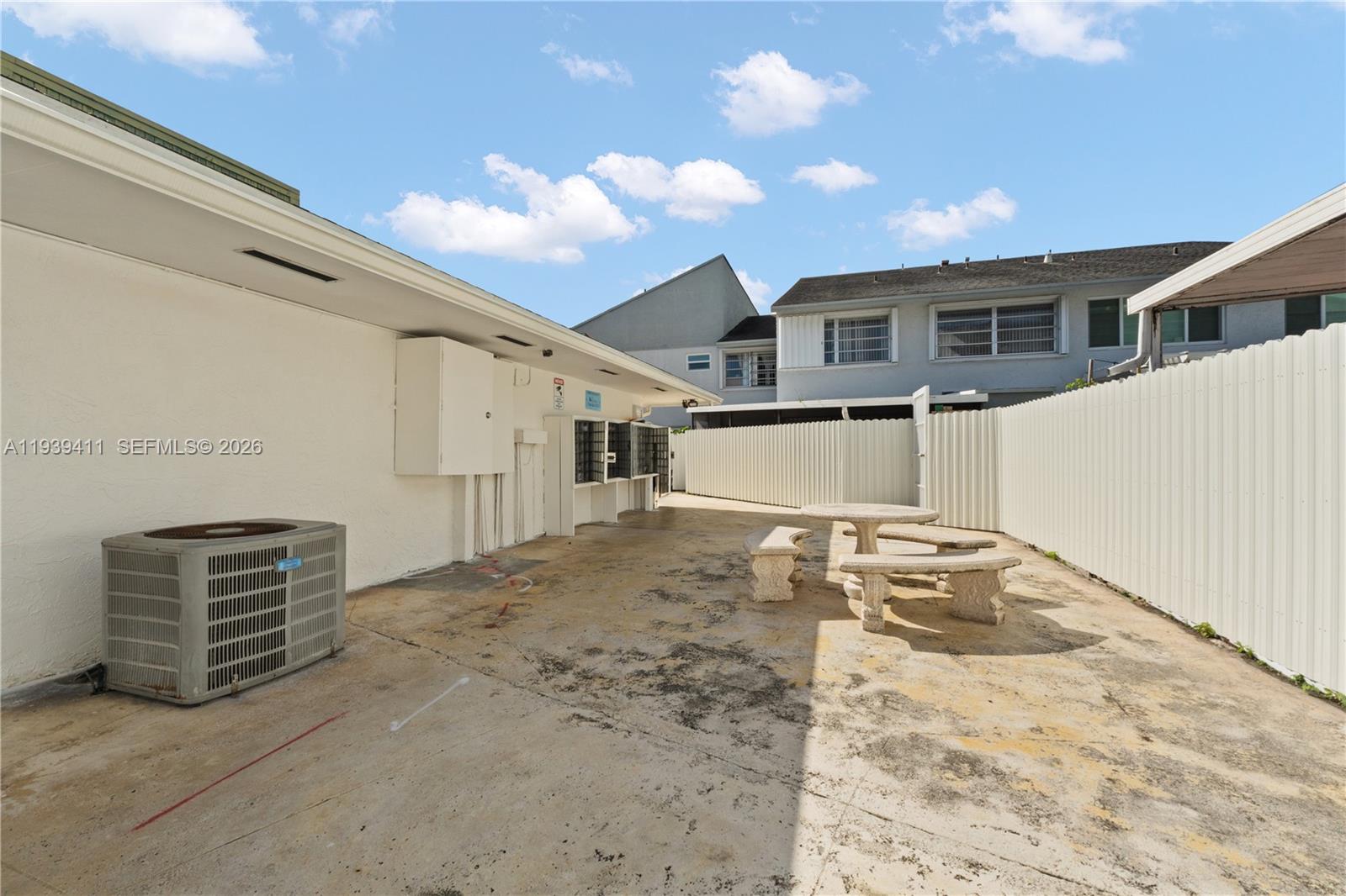 SOUTH LAKE VILLAS CONDO - Residential