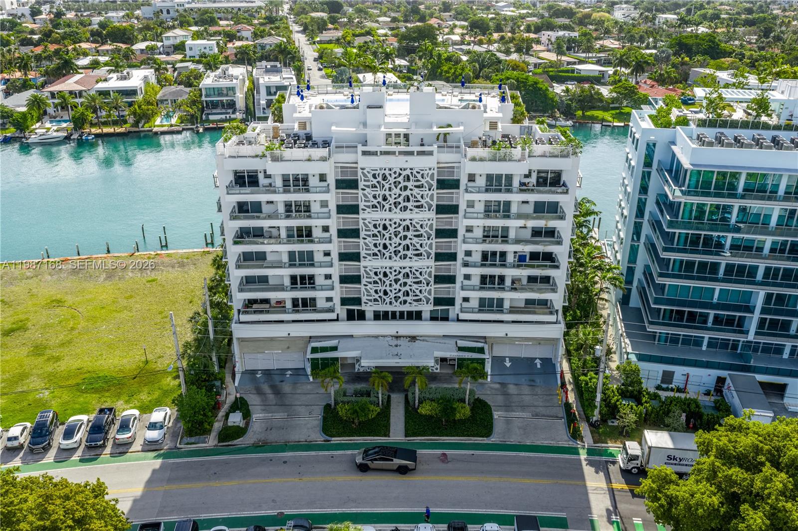 THE IVORY RESIDENCE CONDO - Residential