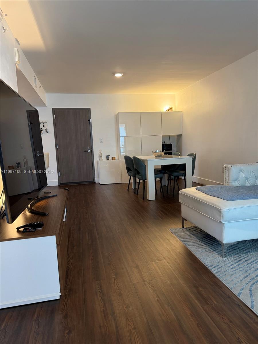 THE IVORY RESIDENCE CONDO - Residential