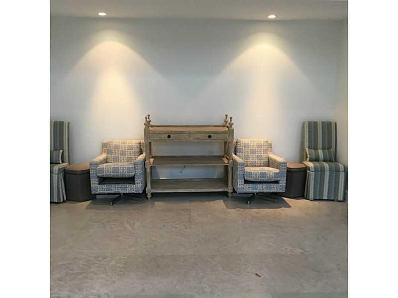 DOUGLAS MANOR V CONDO - Residential Lease