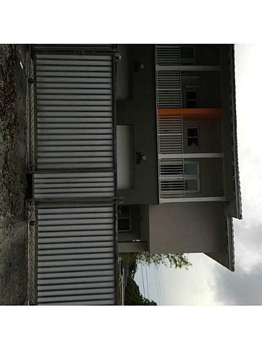 Beautiful, ELEGANT AND MODERN-DESIGN 2 STORY DUPLEX. CENTRALLY LOCATED NEXT TO DOWNTOWN CORAL GABLES, COCONUT GROVE, MIRACLE MILE, US1, AND METRORAIL. LOCATED IN A QUIET NEGHBORHOOD YET WALKING DISTANCE FROM BIRD ROAD AND 37 AVE WITH THE BEAUTIFUL DOUGLAS  PARK LOCATED ONLY YARDS AWAY. NEARBY RESTAURANTS AND LOCAL STORES MAKE THIS A QUAINT HOME WHILE STILL IN THE MIDDLE OF THE CITY. THERE ARE MANY GREAT SCHOOLS CONVENIENTLY LOCATED IN THE DIRECT VICINITY.