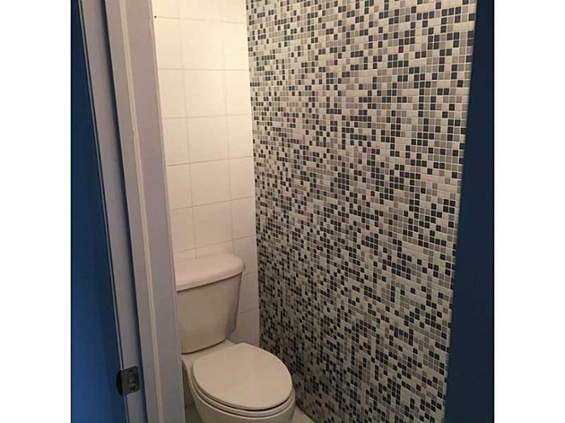 DOUGLAS MANOR V CONDO - Residential Lease