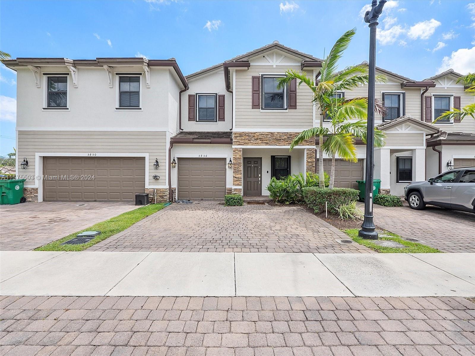 Property for Sale at 5856 Clydesdale Ct, Davie, Broward County, Florida - Bedrooms: 3 
Bathrooms: 3  - $545,000