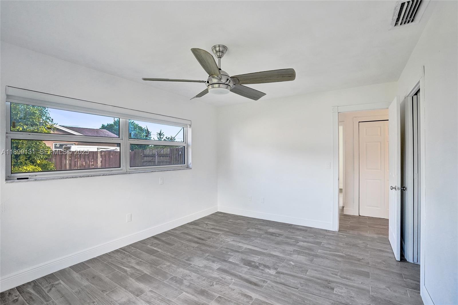 COUNTRY CLUB ACRES 5 - Residential