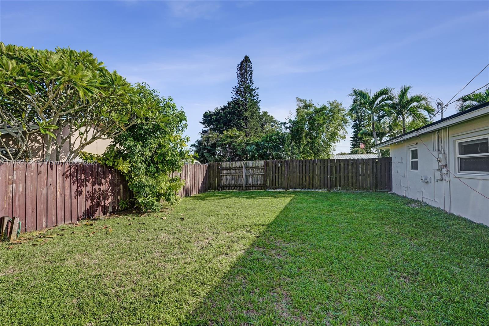 COUNTRY CLUB ACRES 5 - Residential