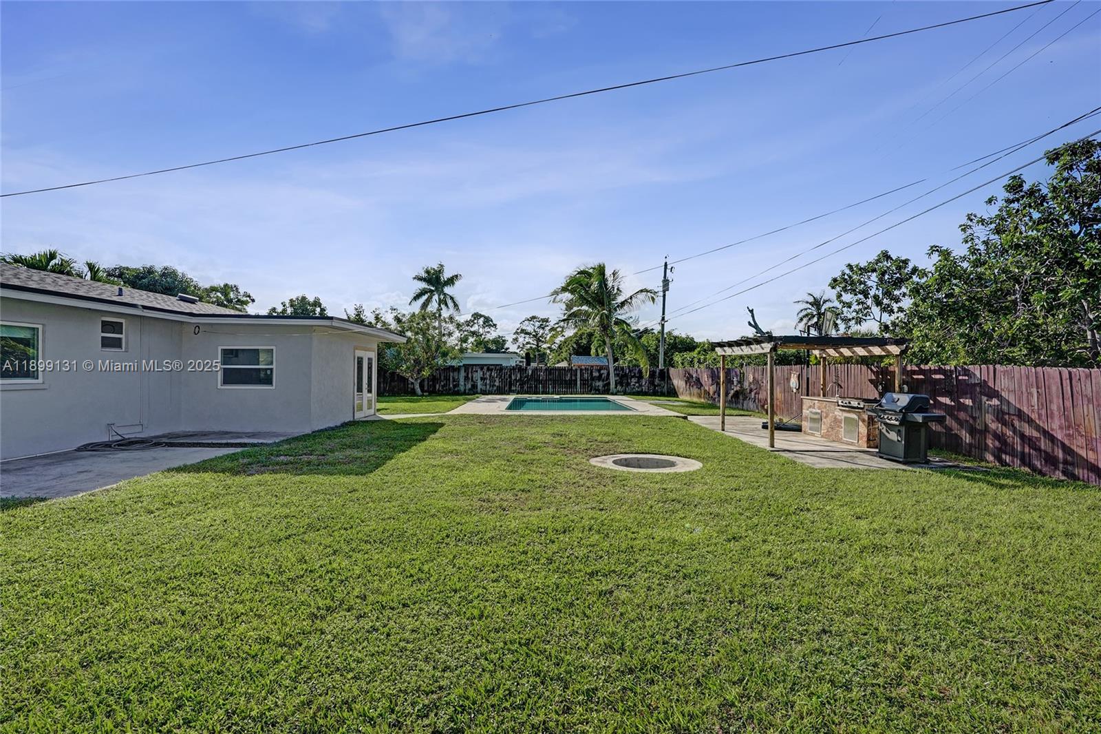 COUNTRY CLUB ACRES 5 - Residential