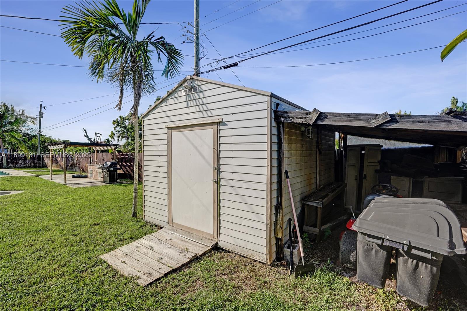 COUNTRY CLUB ACRES 5 - Residential