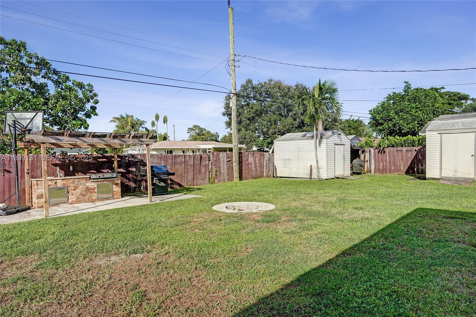 COUNTRY CLUB ACRES 5 - Residential