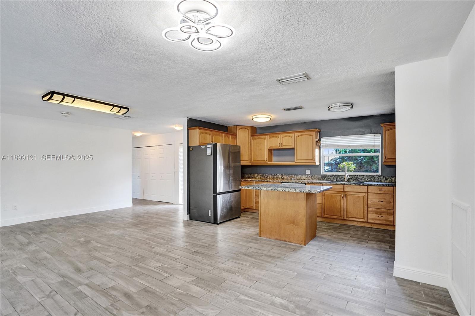 COUNTRY CLUB ACRES 5 - Residential