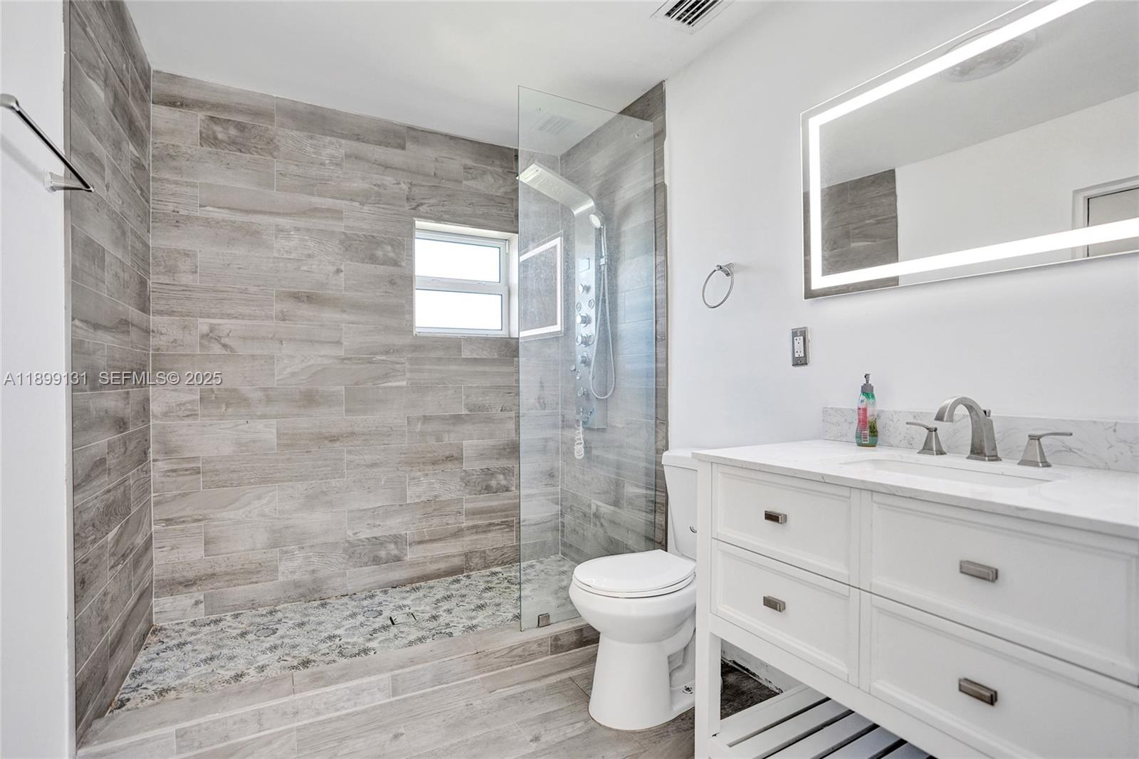 COUNTRY CLUB ACRES 5 - Residential