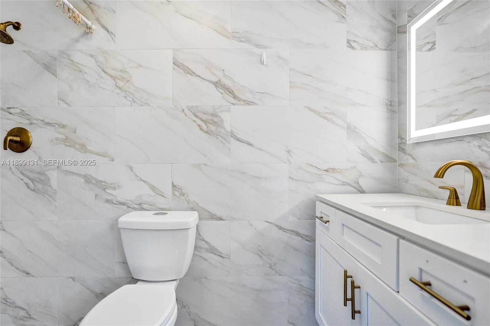 COUNTRY CLUB ACRES 5 - Residential