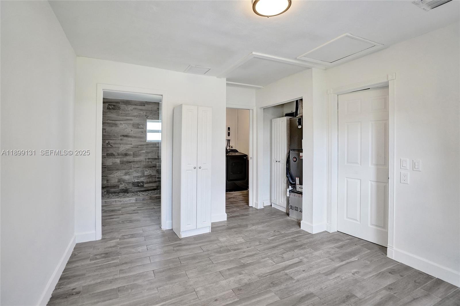 COUNTRY CLUB ACRES 5 - Residential