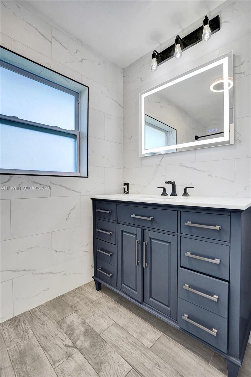 COUNTRY CLUB ACRES 5 - Residential