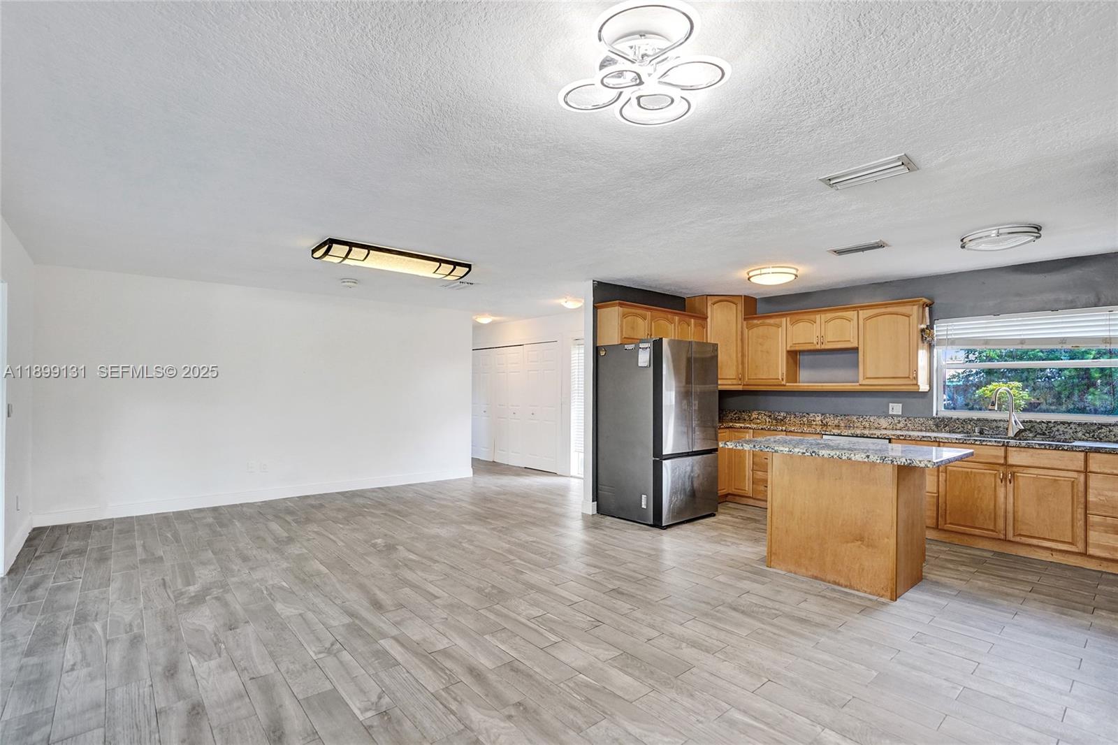 COUNTRY CLUB ACRES 5 - Residential