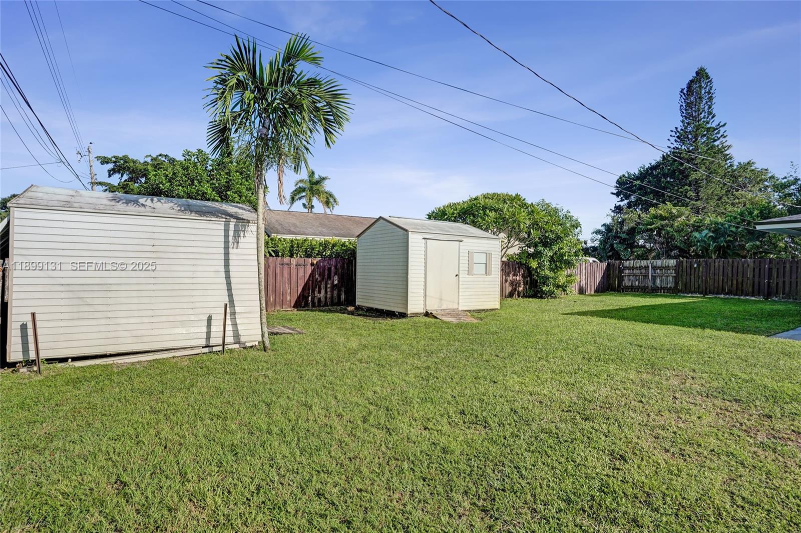 COUNTRY CLUB ACRES 5 - Residential