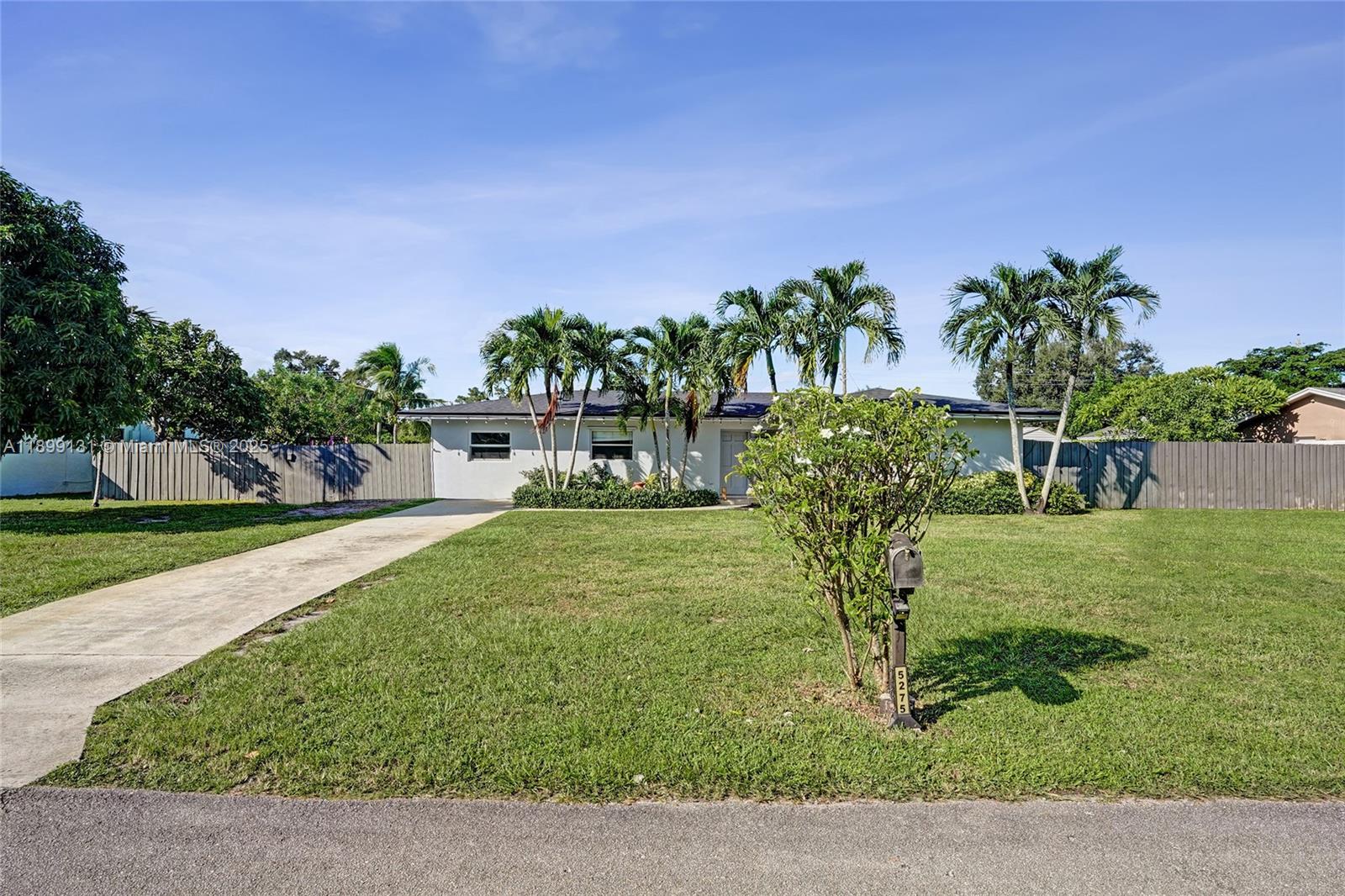 COUNTRY CLUB ACRES 5 - Residential