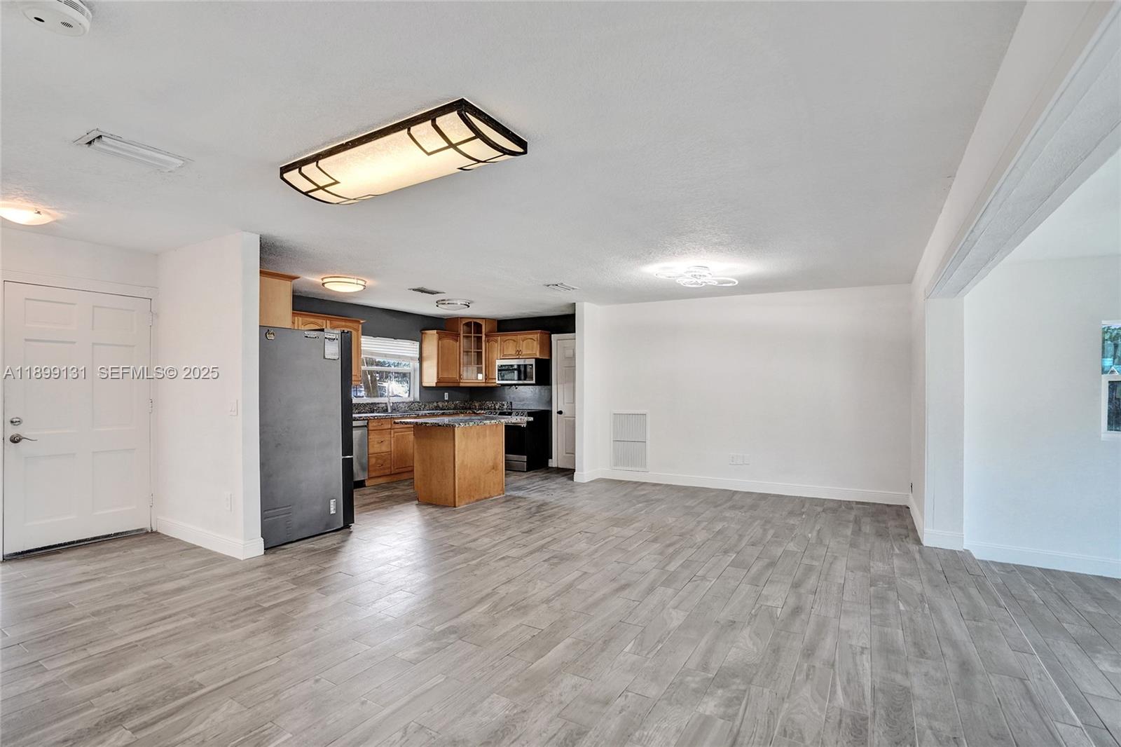 COUNTRY CLUB ACRES 5 - Residential