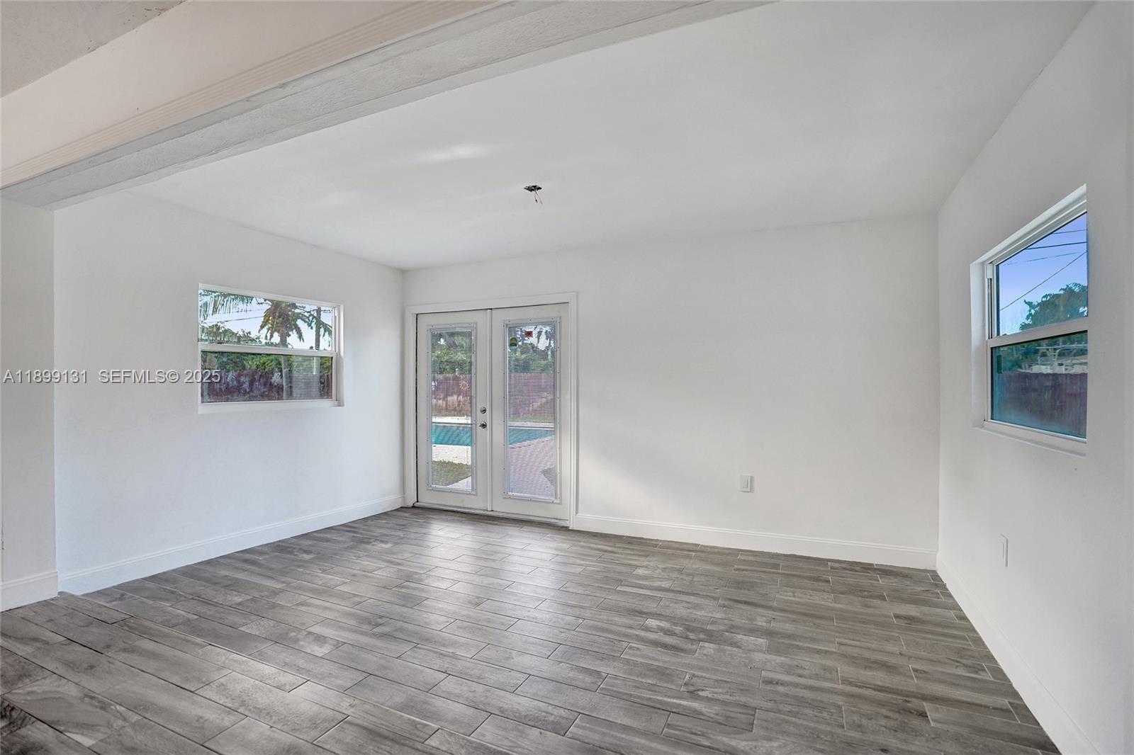 COUNTRY CLUB ACRES 5 - Residential