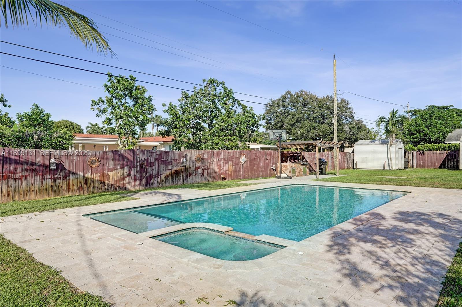 COUNTRY CLUB ACRES 5 - Residential