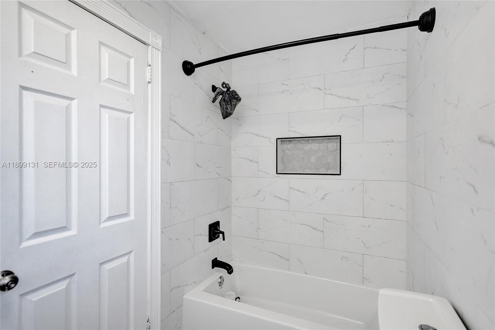 COUNTRY CLUB ACRES 5 - Residential